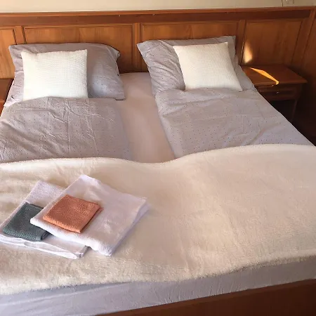 Bed & Breakfast Karavan Panzio *