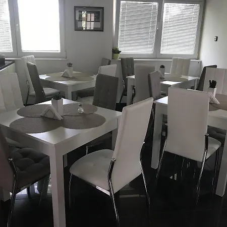 Bed & Breakfast Karavan Panzio *