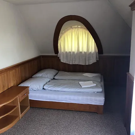 Karavan Panzio Bed & Breakfast