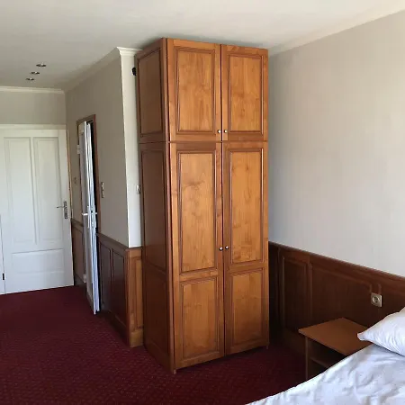 Karavan Panzio Bed & Breakfast Gyula