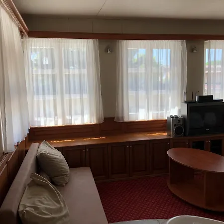 Karavan Panzio Bed & Breakfast