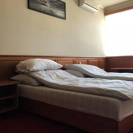 Karavan Panzio Bed & Breakfast Gyula